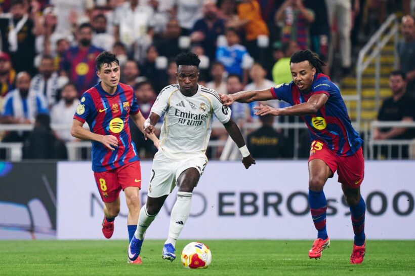 «Барселона» создает историческую серию с Ханси Фликом и бросает вызов «Реалу»