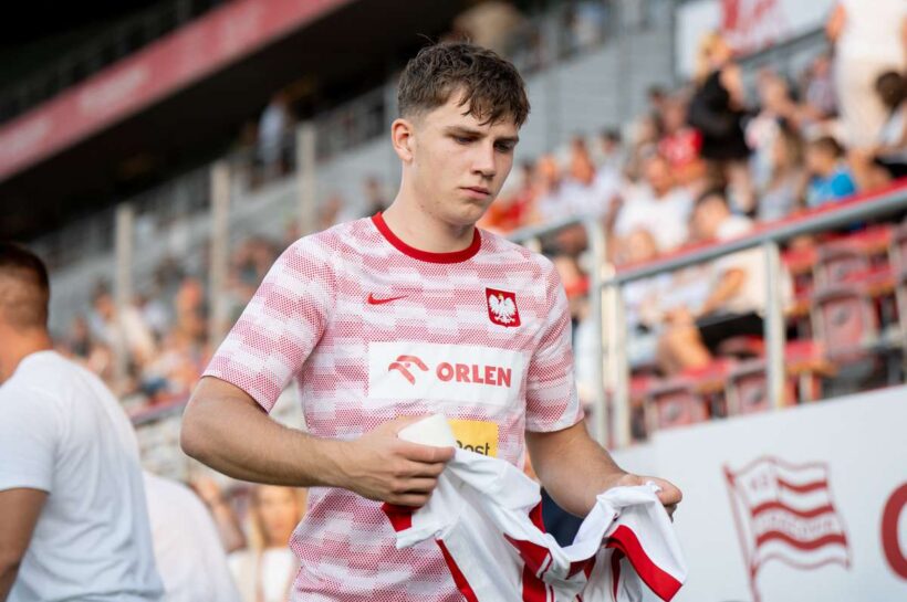 Пьетушевски будет ждать своего дебюта в «Порту», ​​поскольку согласия ФИФА нет. Поляк даже тренироваться не умеет