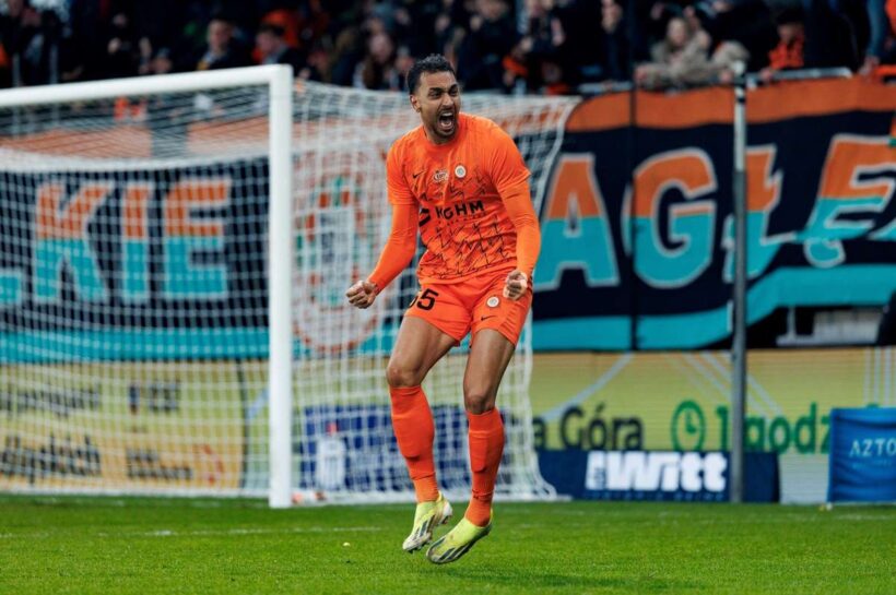 Роча (неофициально) остается в Заглембе, он в составе на сборы в Турции.