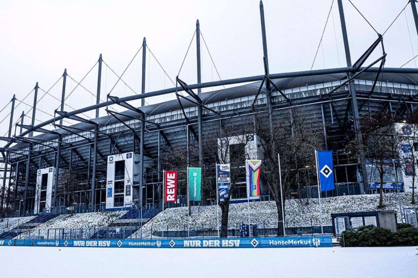 Очередной матч Бундеслиги отменен: снег на крыше стадиона мог привести к трагедии