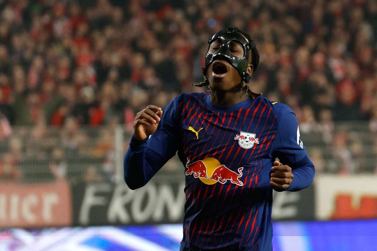 «Тоттенхэм» интенсивно работает над трансферами, и Фрэнк хочет поднять уровень команды