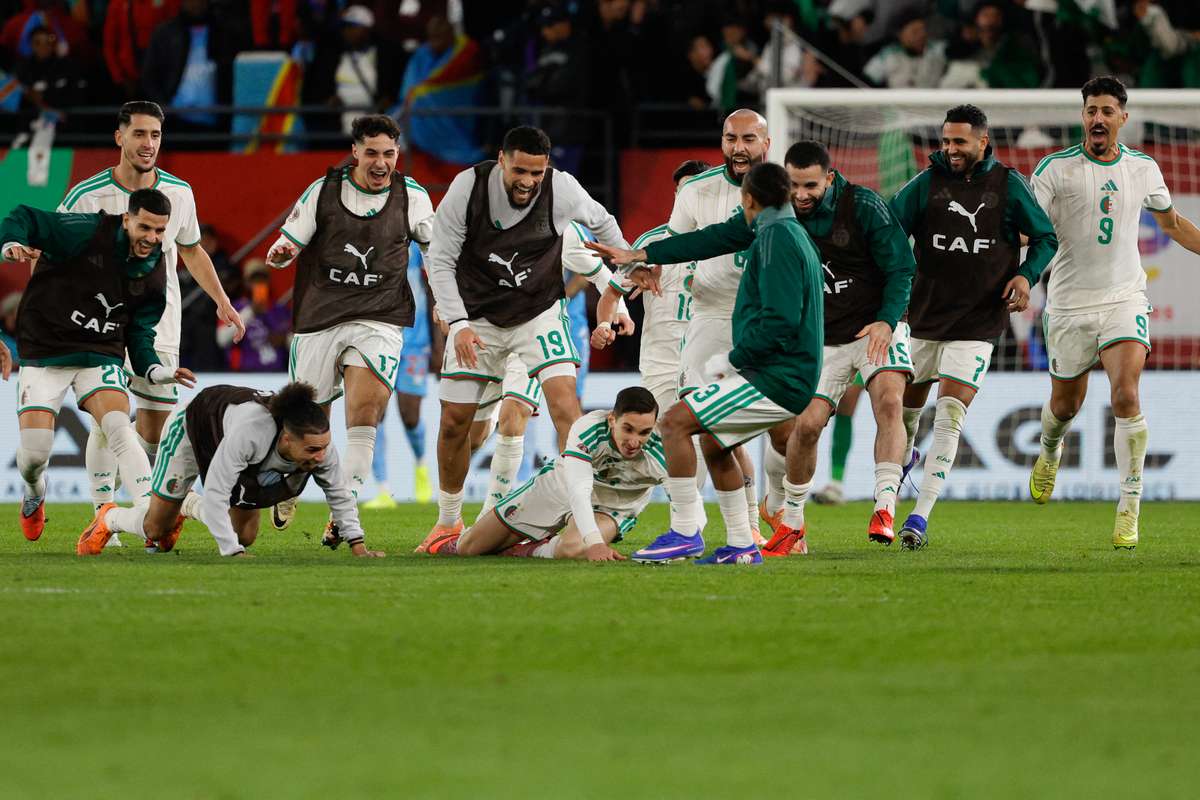 Алжир выходит в четвертьфинал ПНА после красивого гола Бульбины в захватывающем овертайме.