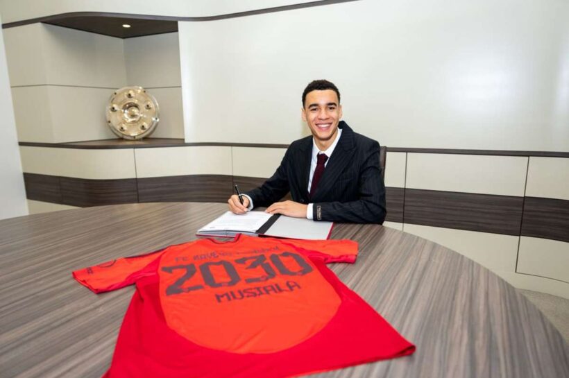 Официально: Джамал Мусиала продлил контракт с «Баварией» до 2030 года