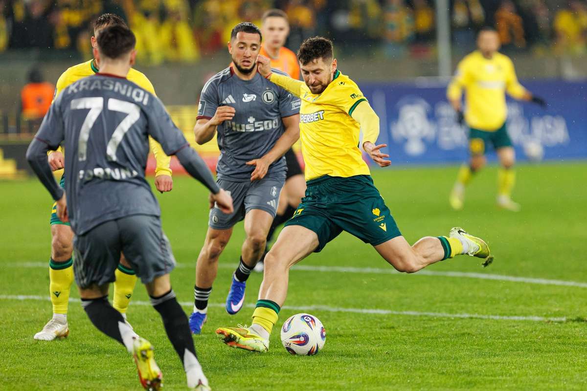 Пятница с Экстракласой: Цизори лучше в дерби с Радомяком, черная серия Легии продолжается в Катовице