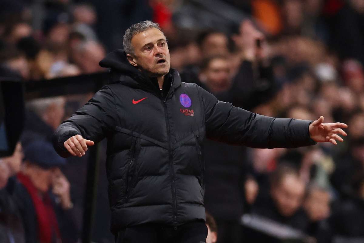 Луис Энрике преуменьшает критику Дембеле. «Вокруг нашего клуба всегда будет много шума»