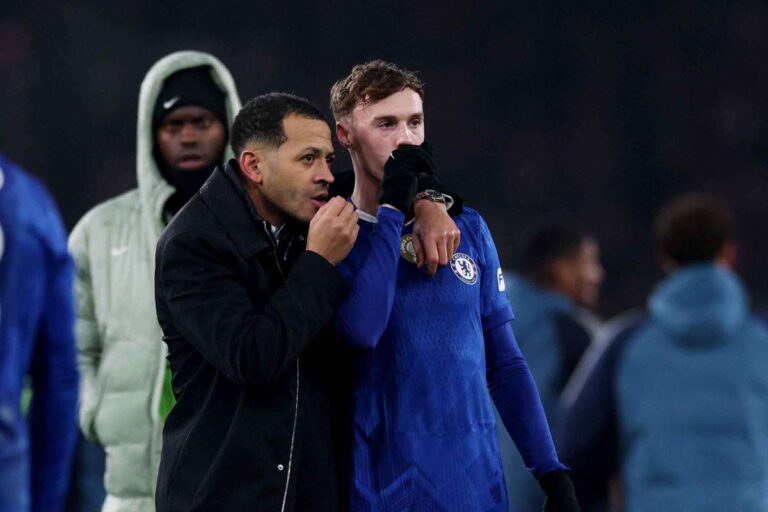 Розеньор признает, что «Челси» необходимо следить за физической формой Коула Палмера «от матча к матчу»