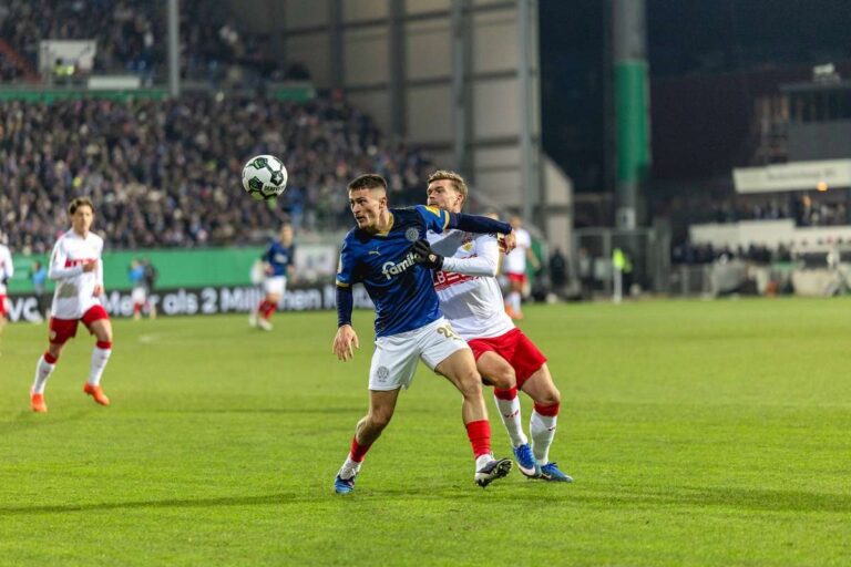 «Штутгарт» уверенно выходит в полуфинал Кубка Германии, «Гольштейн Киль» не имеет шансов