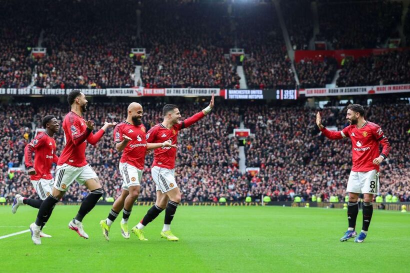 Впечатляющая форма «Манчестер Юнайтед», уверенная победа над «Шпорами». Ромеро получил красную карточку