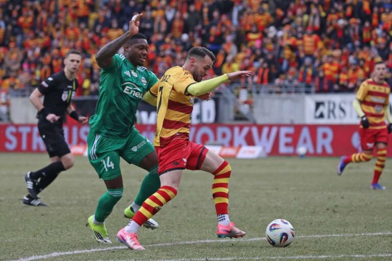 Воскресенье с Экстракласой: неэффективная Ягеллония сыграла вничью с Радомяком, Корона сыграла с Лехом