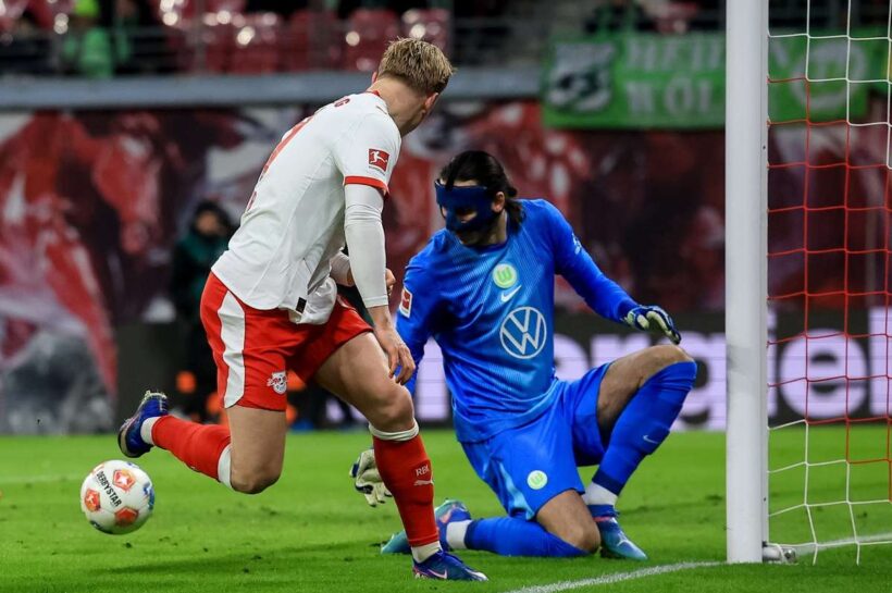 Грабара защищался как в трансе... пока сам не забил гол. Вольфсбург недоволен