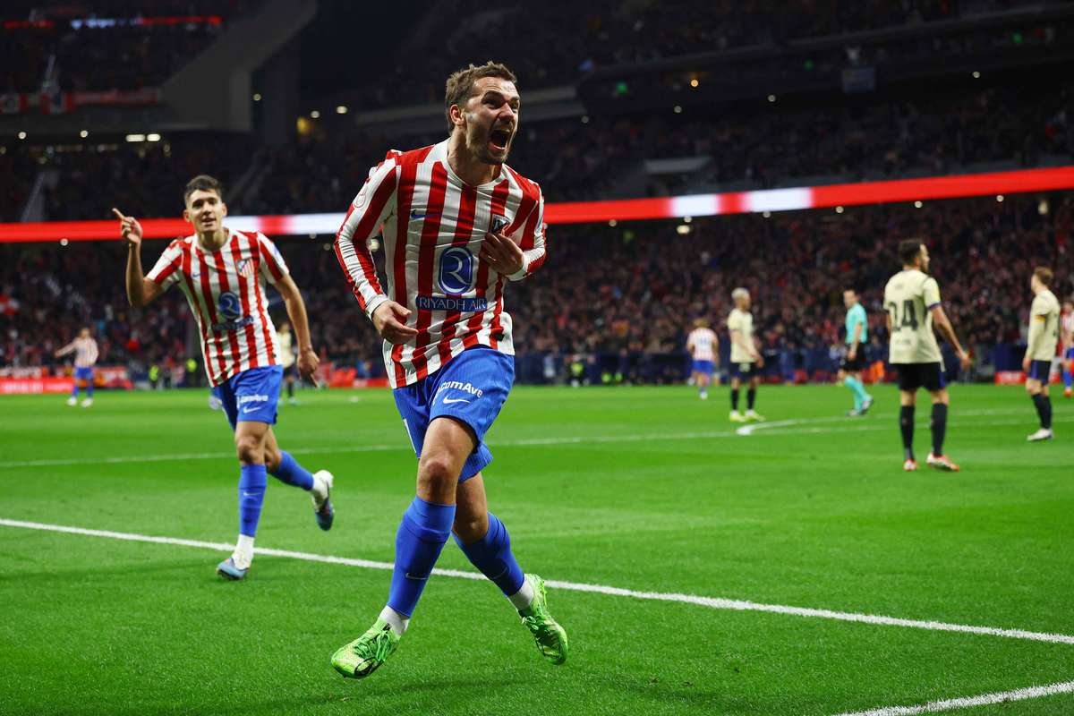 Атлетико побеждает Барселону и приближается к финалу Кубка Короля. Левандовски беспомощен